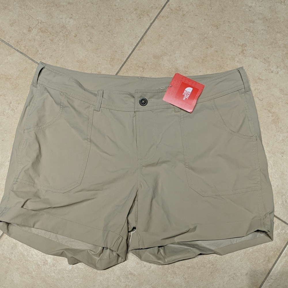 North Face Hiking Shorts Brandnew